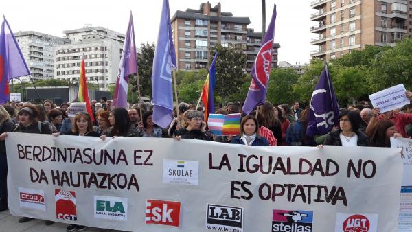 Concentración en Pamplona en apoyo a las personas que declaran por Skolae Concentración en Pamplona en apoyo a las personas que declaran por Skolae