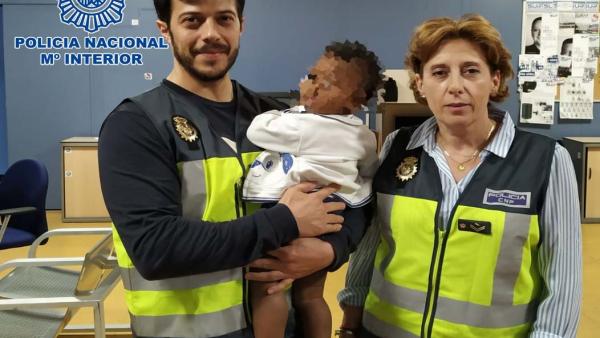 Almería.- Sucesos.- Reagrupan con su abuela en Rumanía a un bebé, que se encontraba en situación de desamparo Almería.- Sucesos.- Reagrupan con su abuela en Rumanía a un bebé, que se encontraba en situación de desamparo