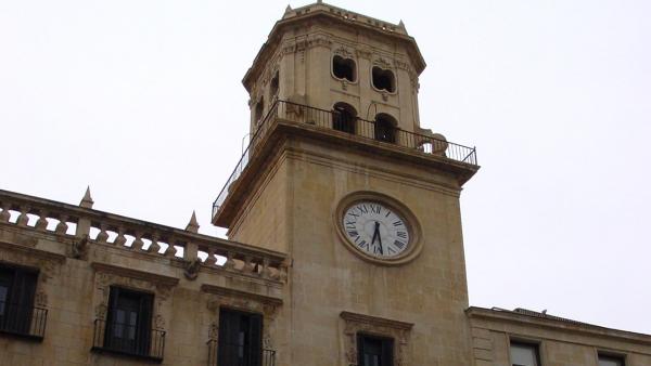 Cantó i Barcala es reuneixen a Alacant per a avançar en el pacte entre PP i Cs Cantó i Barcala es reuneixen a Alacant per a avançar en el pacte entre PP i Cs