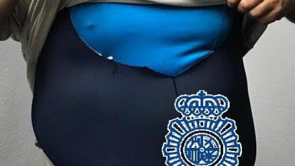 Málaga.- Sucesos.- Detenidos dos hermanos por robar botellas de champagne que ocultaban en un maillot de ciclismo Málaga.- Sucesos.- Detenidos dos hermanos por robar botellas de champagne que ocultaban en un maillot de ciclismo