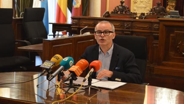 El alcalde de Ourense, Jesús Vázquez Abad, en la rueda de prensa El alcalde de Ourense, Jesús Vázquez Abad, en la rueda de prensa