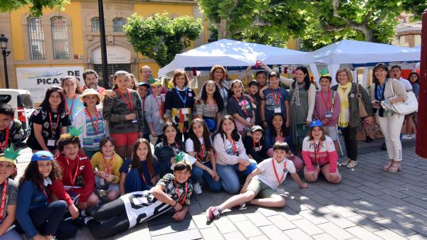 Más de 350 escolares venden en Logroño los productos de sus cooperativas dentro del programa 'Aprendiendo a emprender' Más de 350 escolares venden en Logroño los productos de sus cooperativas dentro del programa 'Aprendiendo a emprender'
