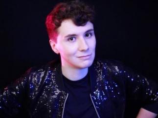 DAN HOWELL