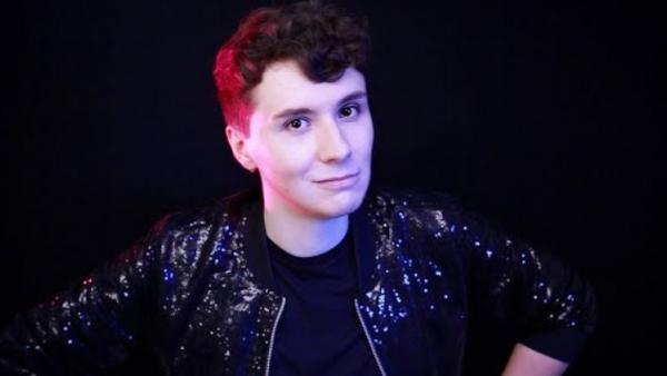 DAN HOWELL DAN HOWELL