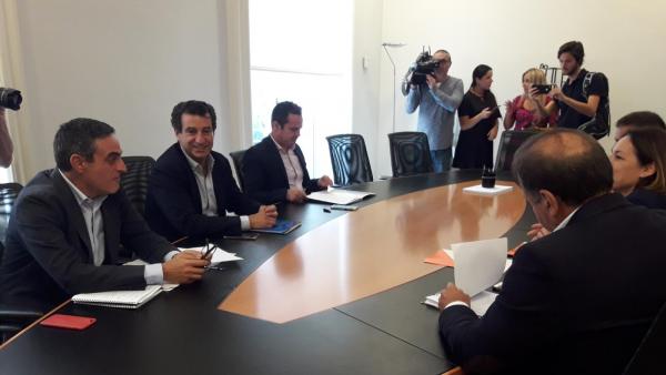 AMP.- PP y Cs cierran 'prácticamente' su acuerdo programático para las instituciones de Baleares AMP.- PP y Cs cierran 'prácticamente' su acuerdo programático para las instituciones de Baleares
