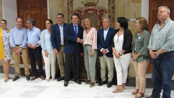 Córdoba.- 26M.- El PP se queda con Urbanismo, Hacienda, el Imdeec e IMAE y Cs, con Servicios Sociales, Turismo y Sadeco Córdoba.- 26M.- El PP se queda con Urbanismo, Hacienda, el Imdeec e IMAE y Cs, con Servicios Sociales, Turismo y Sadeco