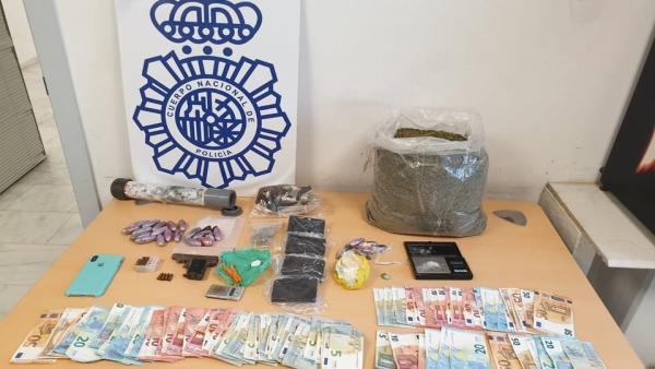 Granada.- Sucesos.- Desmantelados dos puntos de venta de marihuana y cocaína en Motril con tres detenidos Granada.- Sucesos.- Desmantelados dos puntos de venta de marihuana y cocaína en Motril con tres detenidos