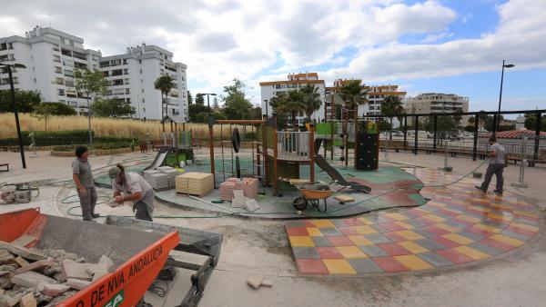 Málaga.-Ayuntamiento de Marbella reforma el parque infantil La Campana con nuevas instalaciones y pavimento de seguridad Málaga.-Ayuntamiento de Marbella reforma el parque infantil La Campana con nuevas instalaciones y pavimento de seguridad
