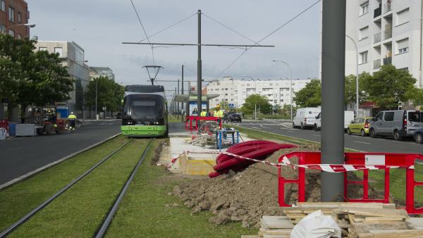 La parada del tranvía de Angulema en Vitoria se cerrará la segunda parte de agosto por obras La parada del tranvía de Angulema en Vitoria se cerrará la segunda parte de agosto por obras