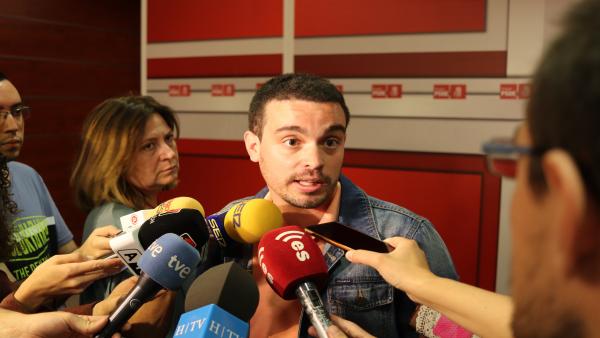 Villagrasa (PSOE) dice que 'las tres derechas' negocian con Zaragoza 'como si fuese un cromo' Villagrasa (PSOE) dice que 'las tres derechas' negocian con Zaragoza 'como si fuese un cromo'