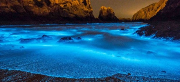 Una playa con "lágrimas azules"