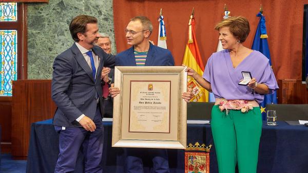 Pedro Zerolo es nombrado Hijo Ilustre de Tenerife a título póstumo Pedro Zerolo es nombrado Hijo Ilustre de Tenerife a título póstumo