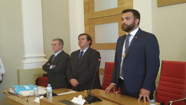 Salaya apela al entendimiento para 'hacer crecer la ciudad' que queda con un gobierno en minoría Salaya apela al entendimiento para 'hacer crecer la ciudad' que queda con un gobierno en minoría