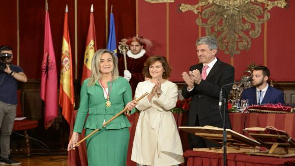 AV.- Milagros Tolón seguirá al frente del Ayuntamiento de Toledo tras ser investida con los 12 votos de ediles del PSOE AV.- Milagros Tolón seguirá al frente del Ayuntamiento de Toledo tras ser investida con los 12 votos de ediles del PSOE