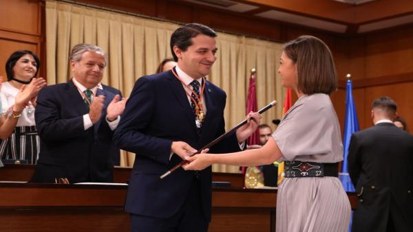 Córdoba.-26M.- AV.- Bellido (PP), nuevo alcalde con el voto de Cs y abstención de Vox: 'Es hora de una Córdoba de todos' Córdoba.-26M.- AV.- Bellido (PP), nuevo alcalde con el voto de Cs y abstención de Vox: 'Es hora de una Córdoba de todos'