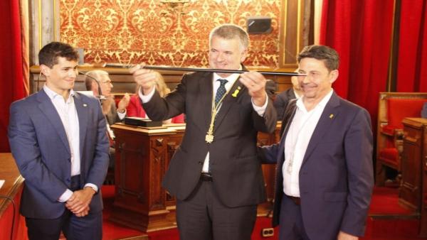 Ricomà (ERC) desbanca a Ballesteros como alcalde de Tarragona con los votos de JxCat, ECP y CUP Ricomà (ERC) desbanca a Ballesteros como alcalde de Tarragona con los votos de JxCat, ECP y CUP