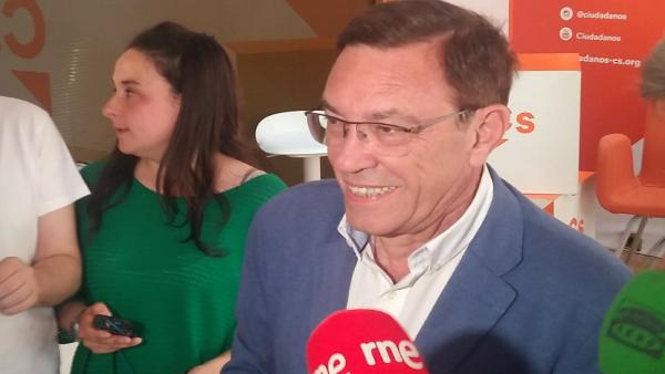 26M.-Vázquez afirma que su pretensión es que Ciudadanos contribuya a 'centrar' el gobierno de Adrián Barbón (PSOE) 26M.-Vázquez afirma que su pretensión es que Ciudadanos contribuya a 'centrar' el gobierno de Adrián Barbón (PSOE)