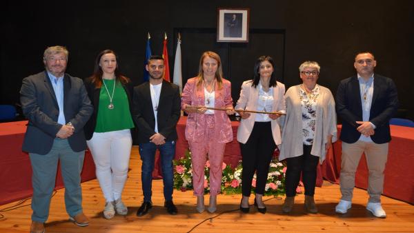 Loli Castiñeira (MS) y Verónica Tourón (PSOE) se turnarán la alcaldía de Salceda de Caselas Loli Castiñeira (MS) y Verónica Tourón (PSOE) se turnarán la alcaldía de Salceda de Caselas