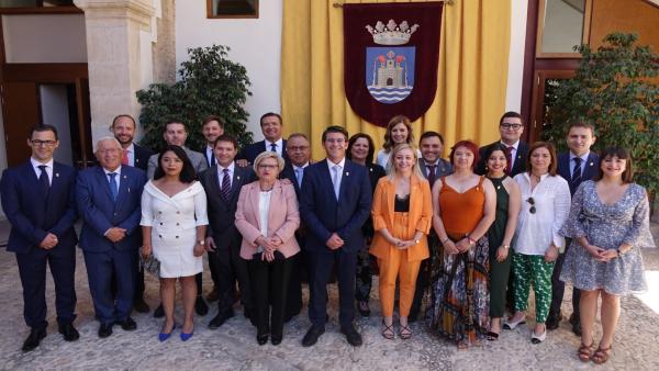 EL ALCALDE DE ONTINYENT PIDE A LAS FUERZAS POLÍTICAS Y SOCIALES TRABAJAR UNIDAS POR LA CIUDAD CON LA EDUCACIÓN COMO PRIN EL ALCALDE DE ONTINYENT PIDE A LAS FUERZAS POLÍTICAS Y SOCIALES TRABAJAR UNIDAS POR LA CIUDAD CON LA EDUCACIÓN COMO PRIN