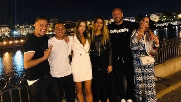 Joaquín, Cazorla y Pepe Reina junto a sus parejas Joaquín, Cazorla y Pepe Reina junto a sus parejas