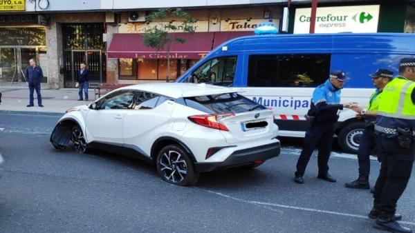 Suc.- Un conductor pierde el control de su vehículo tras sufrir una hipoglucemia en la plaza Circular de Valladolid Suc.- Un conductor pierde el control de su vehículo tras sufrir una hipoglucemia en la plaza Circular de Valladolid