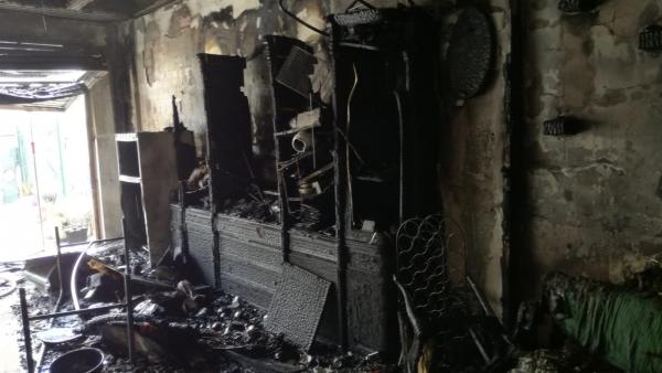 Zaragoza.- Sucesos.- Efectivos de Bomberos sofocan un incendio en una vivienda de Zuera Zaragoza.- Sucesos.- Efectivos de Bomberos sofocan un incendio en una vivienda de Zuera