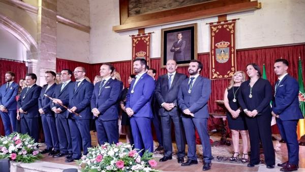 Cádiz.- Alcalde de El Puerto abrirá una investigación por las medallas dadas en el Pleno con la Virgen tapada en blanco Cádiz.- Alcalde de El Puerto abrirá una investigación por las medallas dadas en el Pleno con la Virgen tapada en blanco