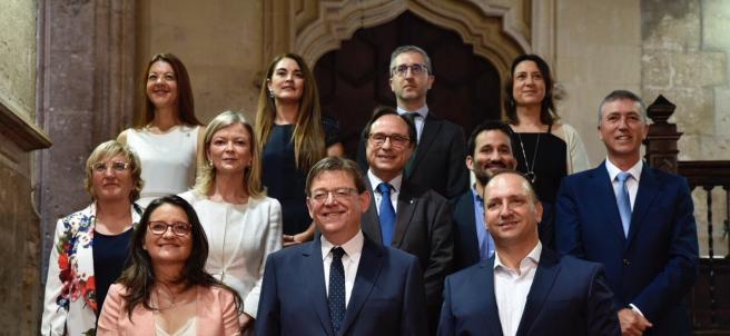 Los consellers prometen sus cargos