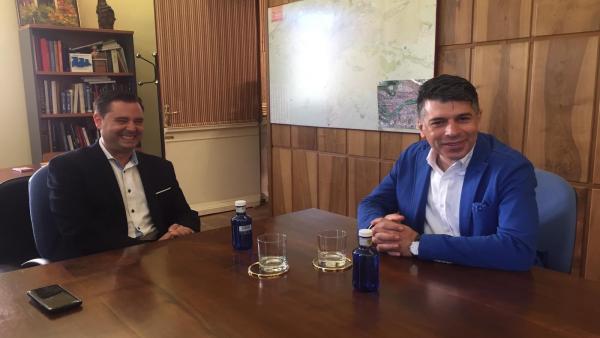 AV.- De la Rosa ofrece a Marañón un gobierno en coalición para dar estabilidad en Burgos AV.- De la Rosa ofrece a Marañón un gobierno en coalición para dar estabilidad en Burgos