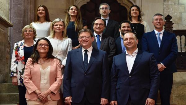 Los consellers valencianos prometen sus cargos y Puig apela a la responsabilidad individual Los consellers valencianos prometen sus cargos y Puig apela a la responsabilidad individual