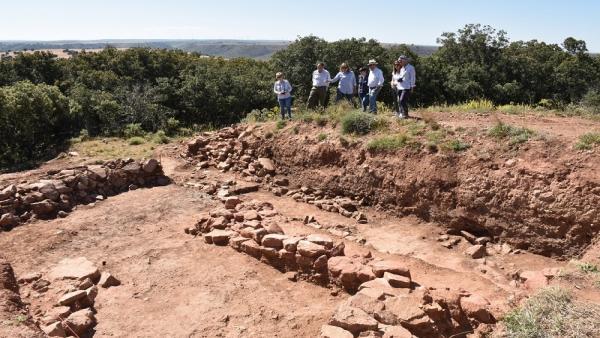 Continúan las excavaciones en el yacimiento La Coronilla (Soria) para conocer los poblamientos de la Edad de Bronce Continúan las excavaciones en el yacimiento La Coronilla (Soria) para conocer los poblamientos de la Edad de Bronce