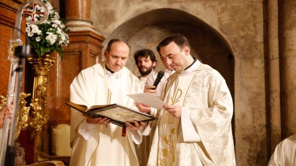 Córdoba.- El vicerrector del Seminario Mayor Pedro Cabello toma posesión como nuevo párroco de San Miguel y La Merced Córdoba.- El vicerrector del Seminario Mayor Pedro Cabello toma posesión como nuevo párroco de San Miguel y La Merced