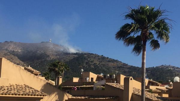 Alicante.- Sucesos.- Declarado un incendio forestal en el parque natural de Sierra Helada de Benidorm Alicante.- Sucesos.- Declarado un incendio forestal en el parque natural de Sierra Helada de Benidorm