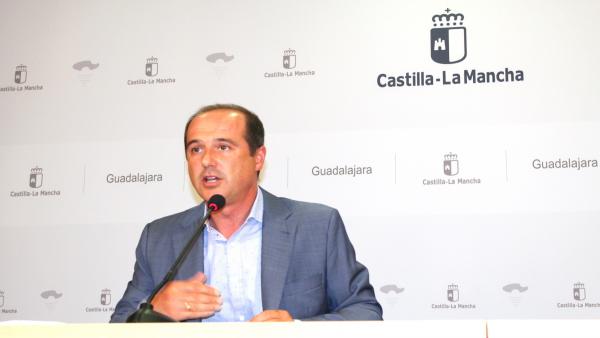 Rojo en rueda de prensa Rojo en rueda de prensa