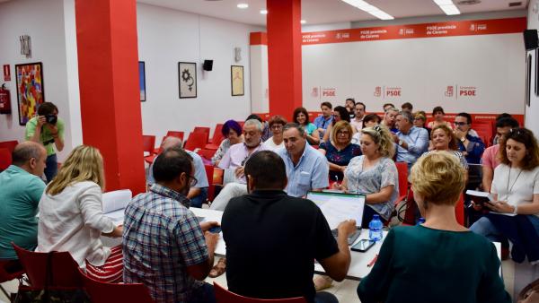 El PSOE de Cáceres propone a sus diputados provinciales de los que repiten cinco, con Rosario Cordero como presidenta El PSOE de Cáceres propone a sus diputados provinciales de los que repiten cinco, con Rosario Cordero como presidenta