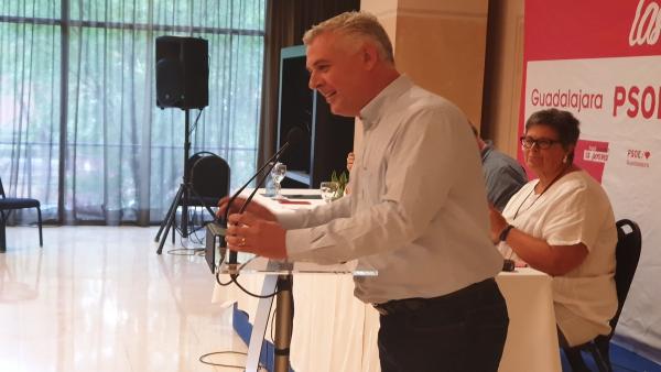 El PSOE de Guadalajara elige a José Luis Vega, por aclamación, como candidato a presidir la Diputación de Guadalajara El PSOE de Guadalajara elige a José Luis Vega, por aclamación, como candidato a presidir la Diputación de Guadalajara