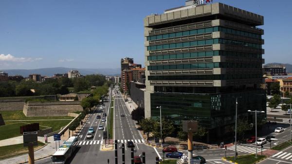 La avenida del Ejército de Pamplona pasa este lunes a denominarse oficialmente avenida de Catalina de Foix La avenida del Ejército de Pamplona pasa este lunes a denominarse oficialmente avenida de Catalina de Foix
