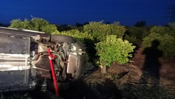 Ferit un home després de bolcar el seu cotxe en la V-30 al seu pas per Paterna Ferit un home després de bolcar el seu cotxe en la V-30 al seu pas per Paterna