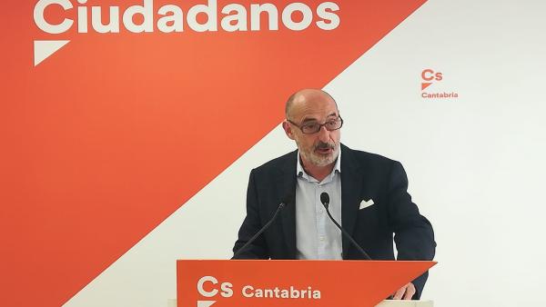 Felix Alvarez da por hecho la 'expulsión' de la concejala 'tránsfuga' de Cs en Campo de Suso Felix Alvarez da por hecho la 'expulsión' de la concejala 'tránsfuga' de Cs en Campo de Suso