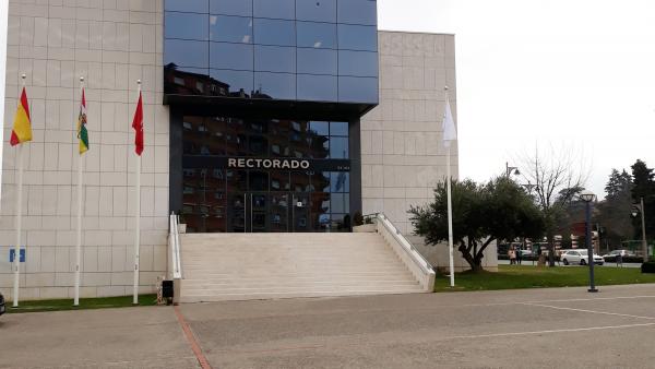 El autor de 'Pan y toros' inaugurará el II Curso de Verano 'Derecho Animal, Ética y Sociedad' en la UR El autor de 'Pan y toros' inaugurará el II Curso de Verano 'Derecho Animal, Ética y Sociedad' en la UR
