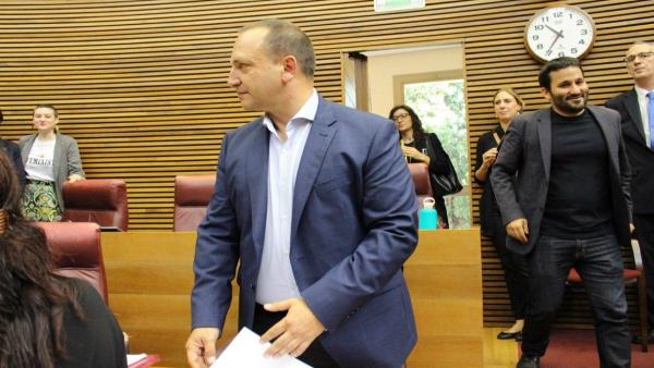 Dalmau s'acomiada com a síndic i espera el seu relleu mentre Lima destaca que Podem és una organització feminista Dalmau s'acomiada com a síndic i espera el seu relleu mentre Lima destaca que Podem és una organització feminista