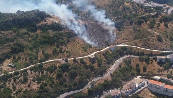 Málaga.- Sucesos.- Declarado un incendio forestal en el paraje Camino de las Viñas de Casares Málaga.- Sucesos.- Declarado un incendio forestal en el paraje Camino de las Viñas de Casares