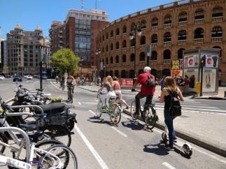 El anillo ciclista marca otro récord de bicis y patinetes