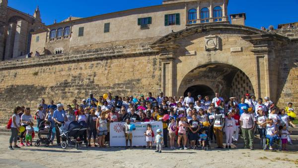 Cerca de 130 personas participan en la marcha solidaria de Cáritas a favor de migrantes y refugiados Cerca de 130 personas participan en la marcha solidaria de Cáritas a favor de migrantes y refugiados