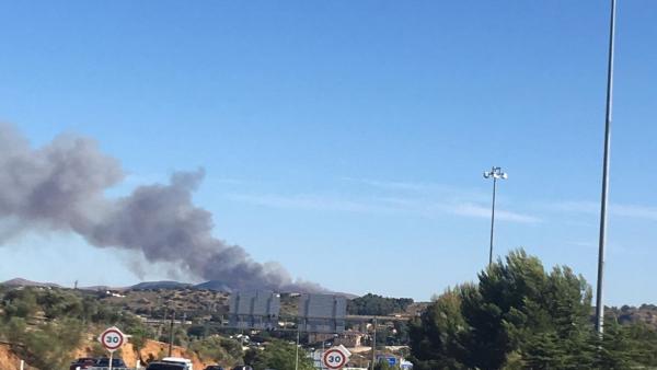Incedios.- Dos medios aéreos y 35 efectivos intentan apagar un fuego de matorral en Burguillos de Toledo Incedios.- Dos medios aéreos y 35 efectivos intentan apagar un fuego de matorral en Burguillos de Toledo