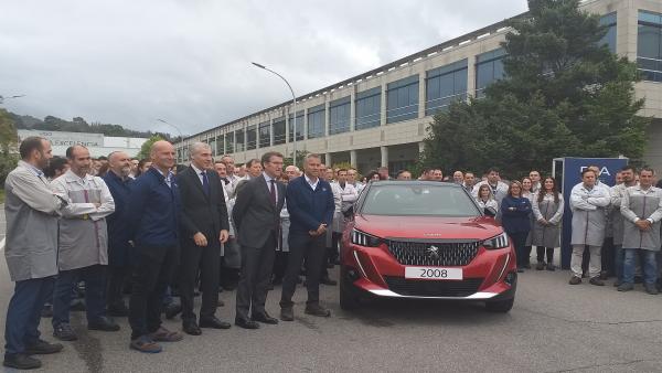 AV.- PSA Vigo presenta en sociedad el nuevo Peugeot 2008, cuya producción en serie comenzará en octubre AV.- PSA Vigo presenta en sociedad el nuevo Peugeot 2008, cuya producción en serie comenzará en octubre