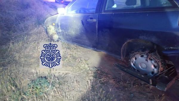 Suc.- Detenido tras una persecución en Ávila, después de robar un coche, provocar un accidente y agredir a los agentes Suc.- Detenido tras una persecución en Ávila, después de robar un coche, provocar un accidente y agredir a los agentes