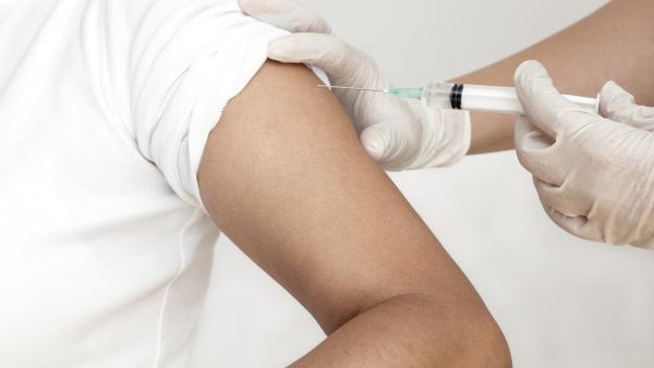 La Rioja.- Salud adquirirá 10.000 dosis de vacuna hexavalente frente a hepatitis B, difteria, tétanos y tosferina La Rioja.- Salud adquirirá 10.000 dosis de vacuna hexavalente frente a hepatitis B, difteria, tétanos y tosferina