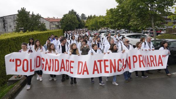 Manifestación en Santiago de Compostela de los médicos de Atención Primaria de Galicia para solicitar mayor tiempo de atención a sus pacientes Manifestación en Santiago de Compostela de los médicos de Atención Primaria de Galicia para solicitar mayor tiempo de atención a sus pacientes