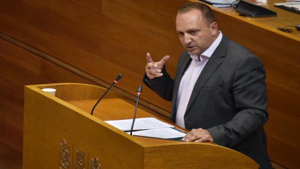 Dalmau: "Un grup de 8 diputats hauria de dedicar-se exclusivament a una tasca legislativa" Dalmau: "Un grup de 8 diputats hauria de dedicar-se exclusivament a una tasca legislativa"